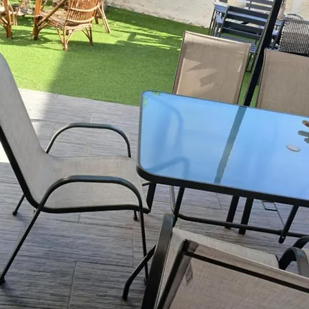 Christi & Paris Nest * Volos