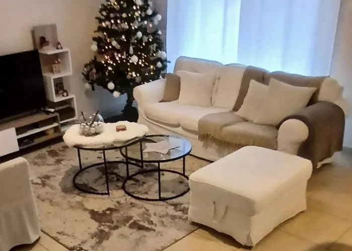 Christi & Paris Nest Lejlighed Volos