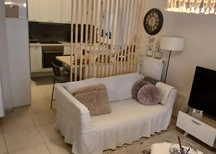 Christi & Paris Nest Lejlighed