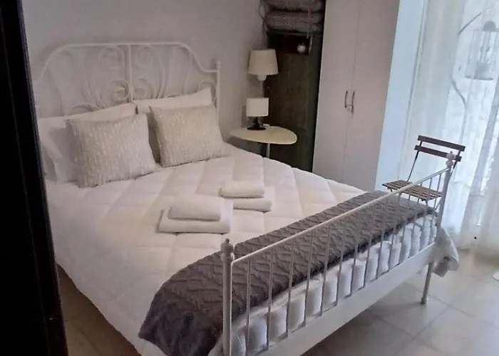 Christi & Paris Nest Lejlighed *