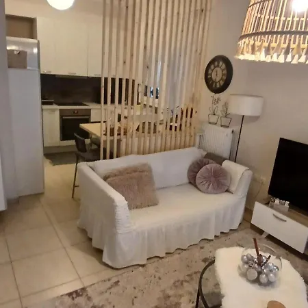 Christi & Paris Nest شقة